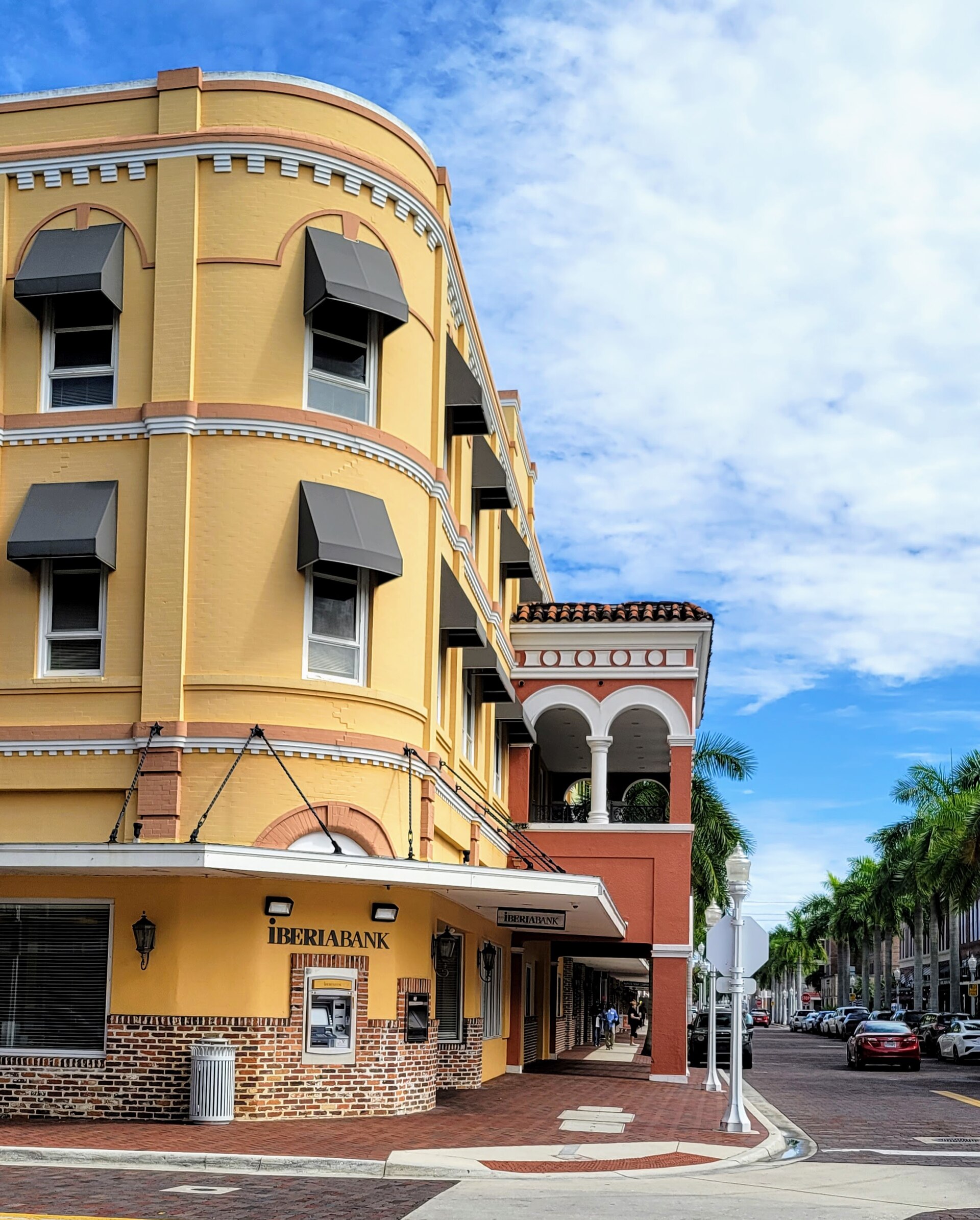 Commercial buildings and storefronts in the Fort Myers River District